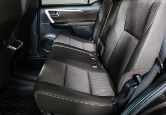 Подержанный автомобиль Toyota Fortuner 2017 года (12 фото)