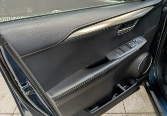 Подержанный автомобиль Lexus NX 2015 года (12 фото)