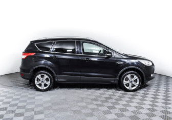 Подержанный автомобиль Ford Kuga 2015 года (4 фото)