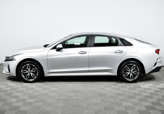 Подержанный автомобиль Kia K5 2020 года (3 фото)