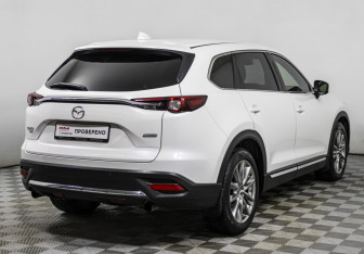 Подержанный автомобиль Mazda CX-9 2017 года (5 фото)