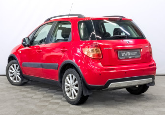 Подержанный автомобиль Suzuki SX4 Hatchback 2012 года (7 фото)