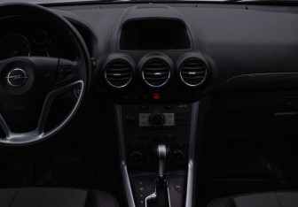 Подержанный автомобиль Opel Antara 2014 года (14 фото)