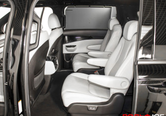 Подержанный автомобиль Kia Carnival 2020 года (10 фото)