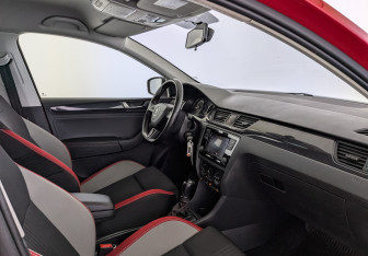 Подержанный автомобиль Skoda Rapid Liftback 2019 года (13 фото)