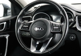 Подержанный автомобиль Kia Ceed Wagon 2020 года (8 фото)