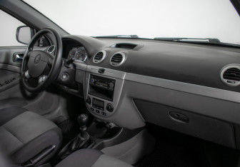 Подержанный автомобиль Chevrolet Lacetti Wagon 2011 года (9 фото)