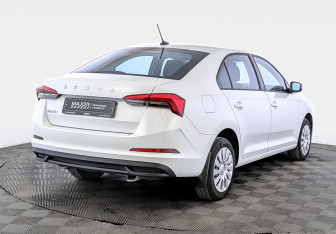Подержанный автомобиль Skoda Rapid Liftback 2021 года (5 фото)