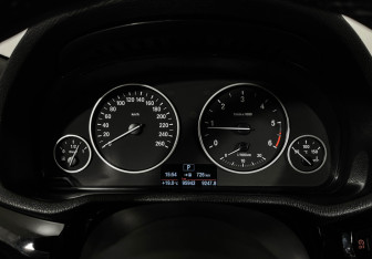 Подержанный автомобиль BMW X4 2017 года (13 фото)