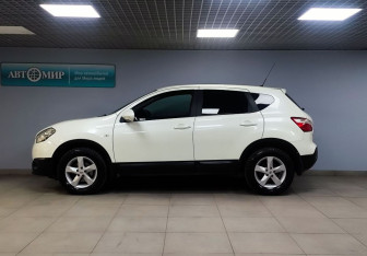 Подержанный автомобиль Nissan Qashqai 2013 года (8 фото)