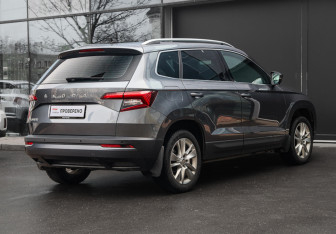 Подержанный автомобиль Skoda Karoq 2021 года (4 фото)
