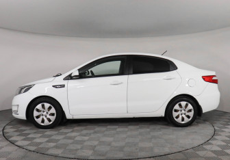 Подержанный автомобиль Kia Rio Sedan 2014 года (8 фото)