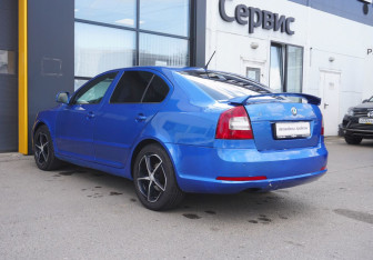 Подержанный автомобиль Skoda Octavia RS Liftback 2012 года (7 фото)