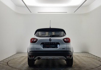 Подержанный автомобиль Renault Kaptur 2016 года (6 фото)