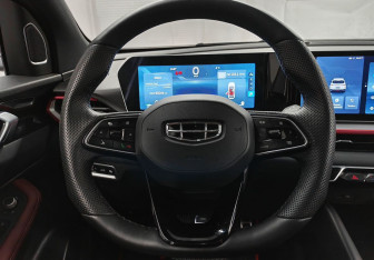 Подержанный автомобиль Geely Coolray 2023 года (13 фото)