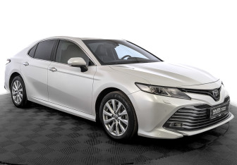 Подержанный автомобиль Toyota Camry Sedan 2020 года (3 фото)