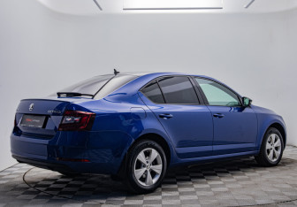 Подержанный автомобиль Skoda Octavia Liftback 2019 года (5 фото)