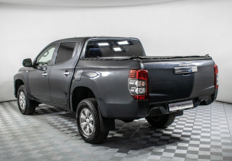 Подержанный автомобиль Mitsubishi L200 2021 года (7 фото)