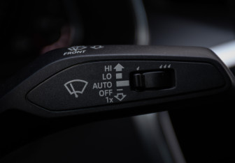 Подержанный автомобиль Audi A6 Sedan 2021 года (14 фото)