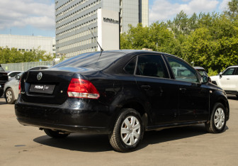 Подержанный автомобиль Volkswagen Polo Sedan 2010 года (4 фото)