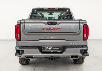 Подержанный автомобиль GMC Sierra 2021 года (6 фото)