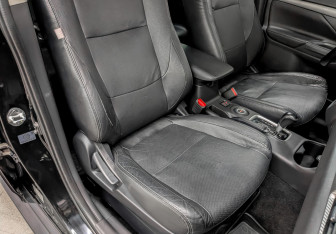 Подержанный автомобиль Mitsubishi Outlander 2014 года (23 фото)