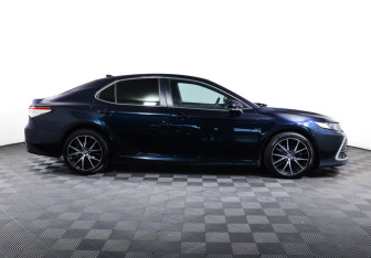 Подержанный автомобиль Toyota Camry Sedan 2020 года (4 фото)