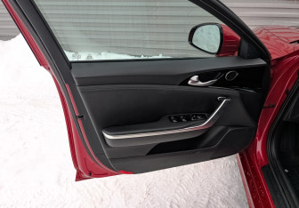 Подержанный автомобиль Kia Stinger 2019 года (19 фото)