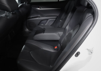 Подержанный автомобиль Toyota Camry Sedan 2020 года (10 фото)