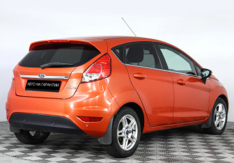 Подержанный автомобиль Ford Fiesta Hatchback 2015 года (3 фото)