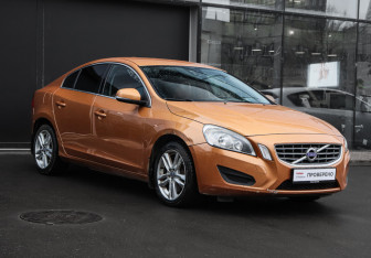 Подержанный автомобиль Volvo S60 2012 года (3 фото)