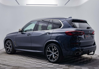 Подержанный автомобиль BMW X5 2020 года (3 фото)