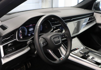 Подержанный автомобиль Audi Q7 2015 года (6 фото)