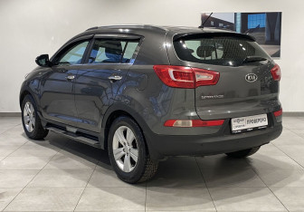 Подержанный автомобиль Kia Sportage 2012 года (7 фото)