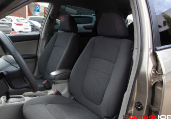 Подержанный автомобиль Kia Cerato Hatchback 2007 года (15 фото)