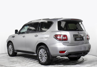 Подержанный автомобиль Nissan Patrol 2014 года (7 фото)