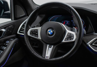 Подержанный автомобиль BMW X7 2021 года (14 фото)