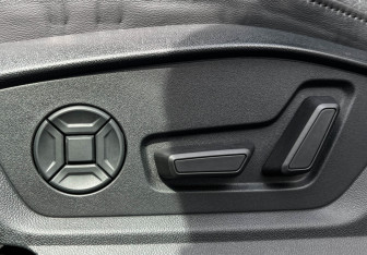 Подержанный автомобиль Audi Q8 2018 года (15 фото)