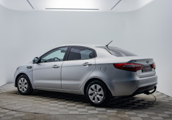 Подержанный автомобиль Kia Rio Sedan 2012 года (3 фото)