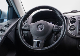 Подержанный автомобиль Volkswagen Tiguan 2012 года (15 фото)