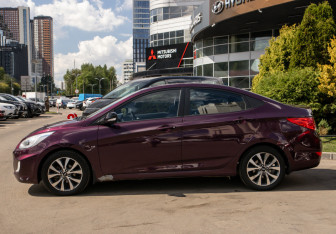 Подержанный автомобиль Hyundai Solaris Sedan 2013 года (6 фото)