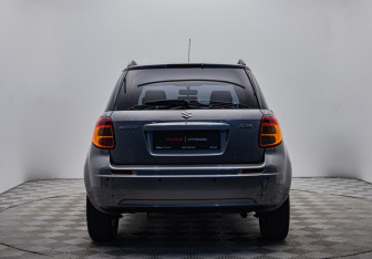 Подержанный автомобиль Suzuki SX4 Hatchback 2008 года (4 фото)