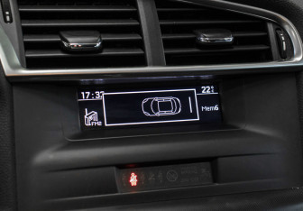 Подержанный автомобиль Citroen DS4 2012 года (20 фото)