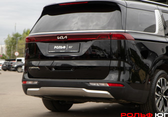 Подержанный автомобиль Kia Carnival 2022 года (22 фото)