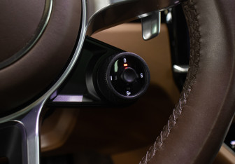 Подержанный автомобиль Porsche Cayenne 2021 года (19 фото)