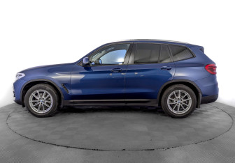 Подержанный автомобиль BMW X3 2020 года (8 фото)