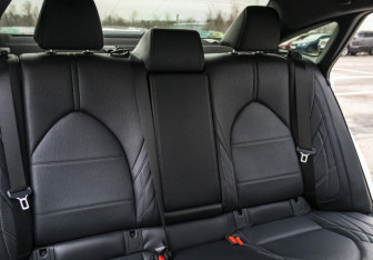 Подержанный автомобиль Toyota Avalon 2022 года (15 фото)