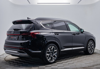 Подержанный автомобиль Hyundai Santa Fe 2021 года (5 фото)