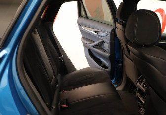 Подержанный автомобиль BMW X6 2019 года (24 фото)