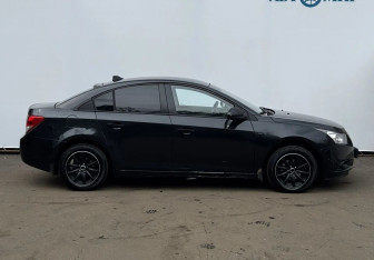 Подержанный автомобиль Chevrolet Cruze Sedan 2012 года (4 фото)